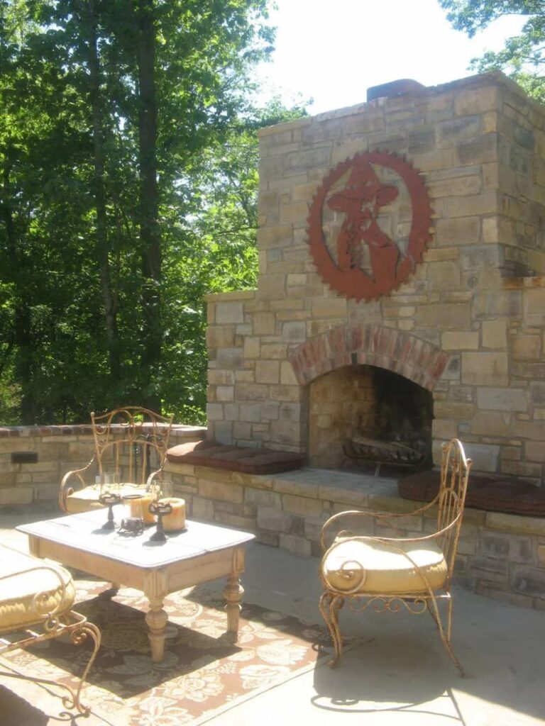 Earthworks - Aux Vases Snapped Dimensional - Home - Exterior - Fireplace