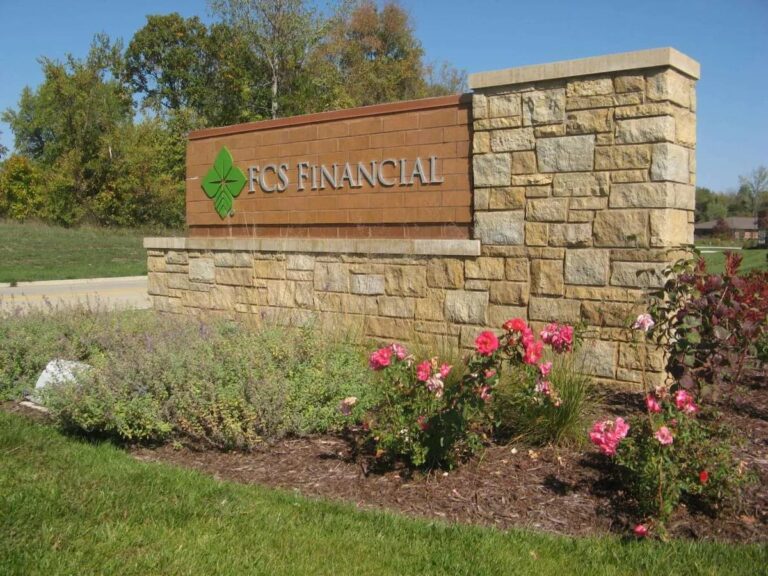 Earthworks - EW Gold Snapped Dimensional - Commercial - Monument