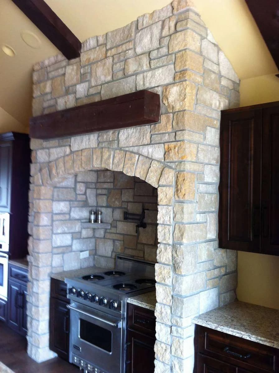 Earthworks-Natural Stone-EW Gold Snapped Dimensional-Residential-Home-Interior-Kitchen