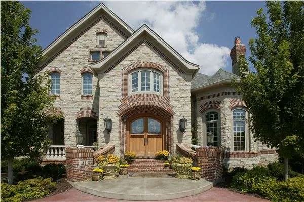 Earthworks-Natural Stone-Rustic Cleft Random Heights-Residential-Exterior-Home