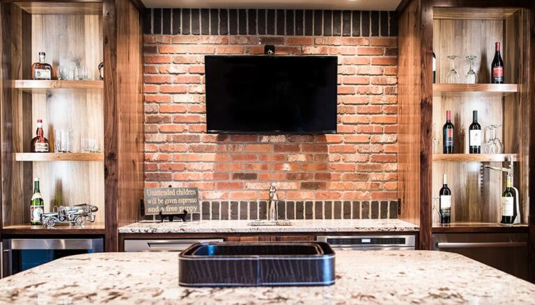 Hebron Brick - Bell Tower Thin Brick - Commercial - Interior - Bar - Wall