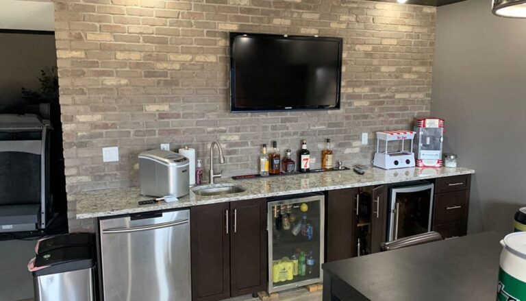 Hebron Brick - Leo's Pub Thin Brick - Home - Interior - Bar