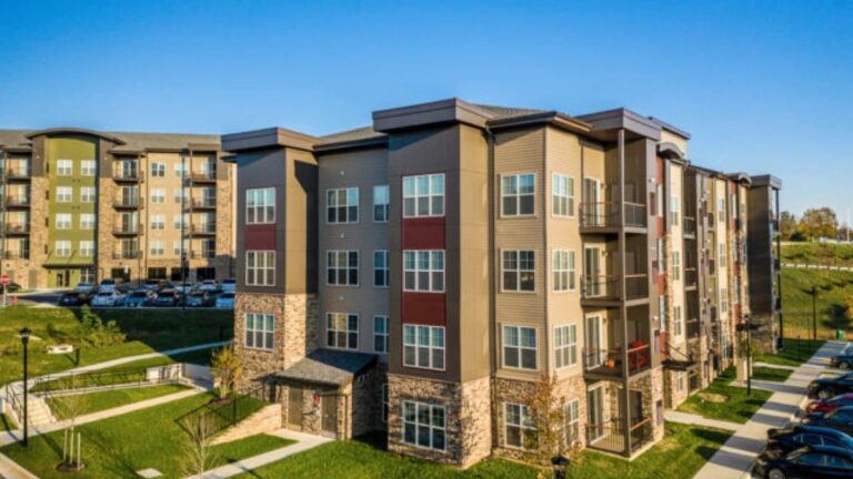 StoneCraft - Ledgestone Chardonnay - Commercial - Exterior