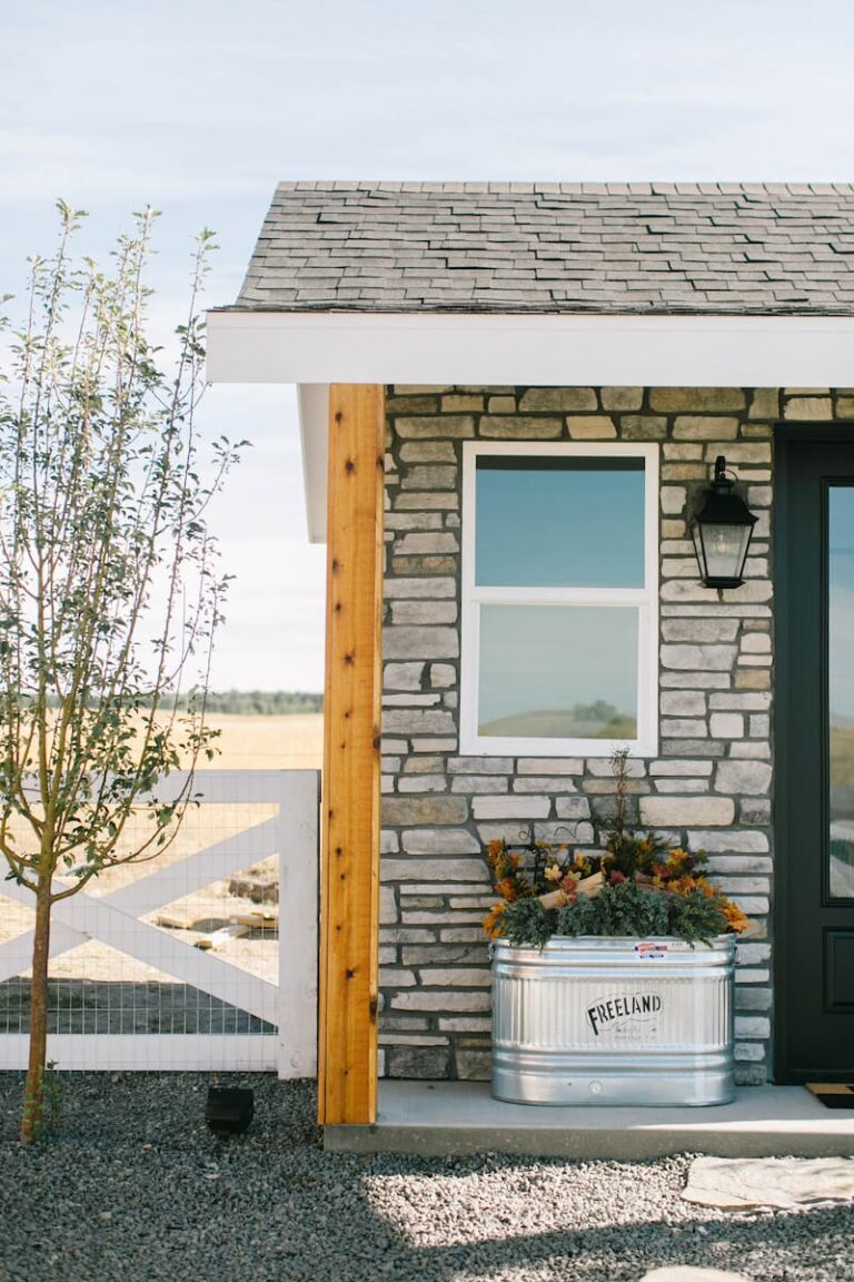 Eldorado Stone - Cliffstone Whitebark - Home - Exterior - Shed