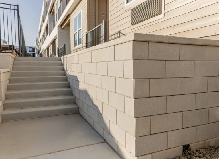 Vertica Pro Smooth - Retaining Wall